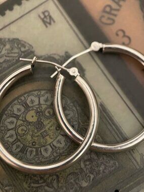 10k solid white gold hoop earrings over 1”